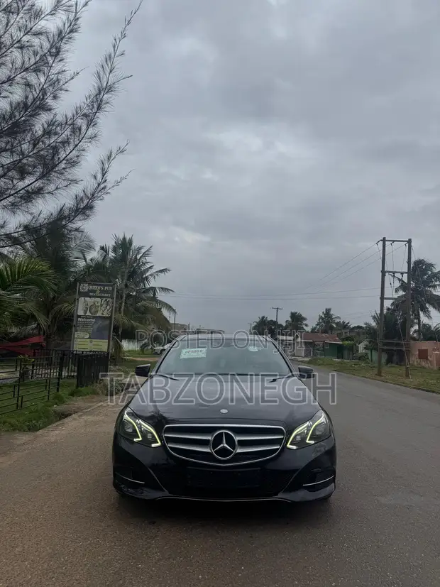 Mercedes-Benz E300 2014 Black - 1