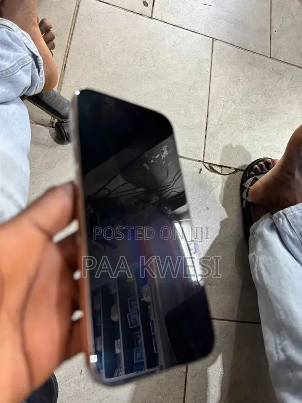 iPhone 16 Pro Max iCloud Screen - 1