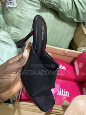 Ladies Black Suede Spool Heel Shoes