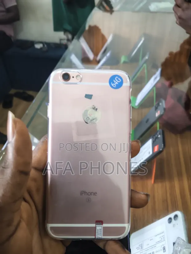 Apple iPhone 6s 64GB Gold - 1