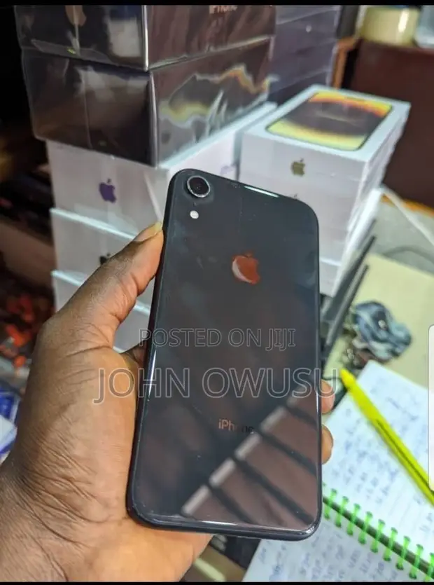 Apple iPhone XR 64GB Black - 1