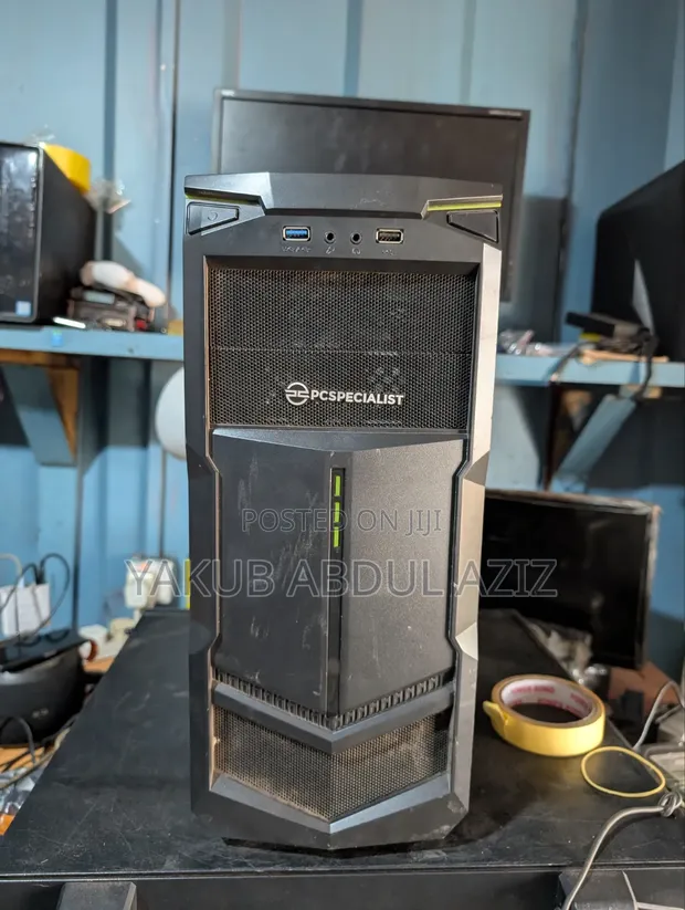Desktop Computer Asus AMD Ryzen 5 8GB RAM 1TB HDD+SSD - 1