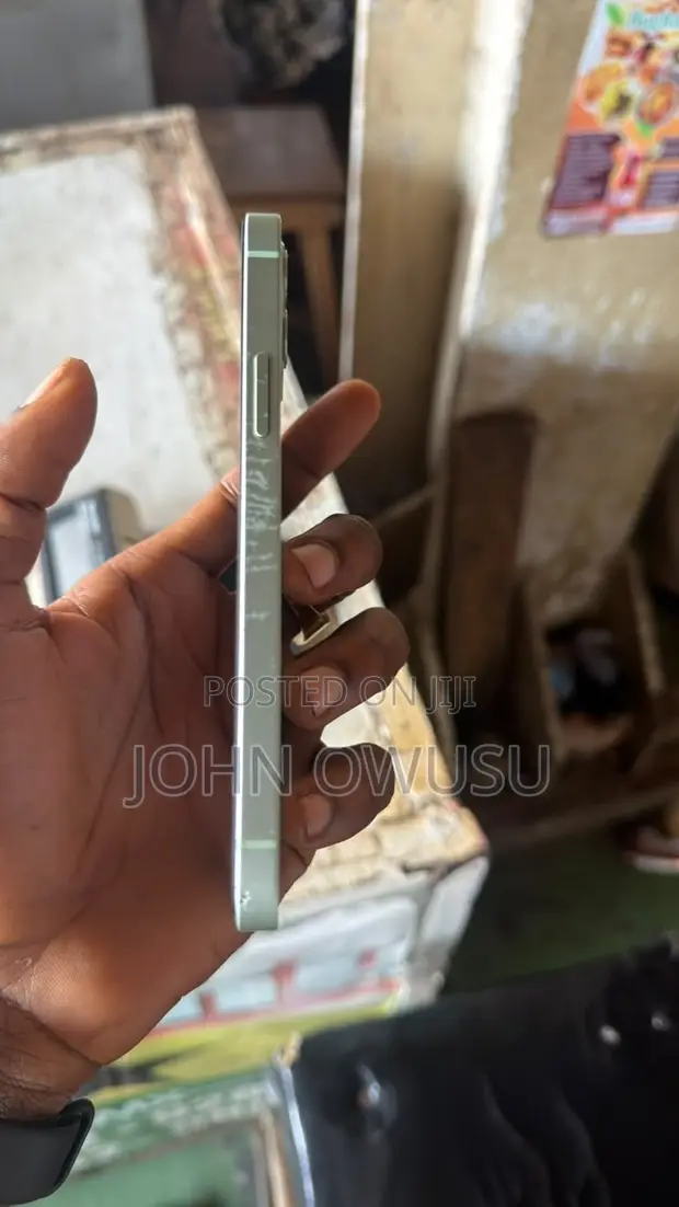 Apple iPhone 12 64GB White - 1