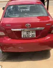Toyota Yaris Base Sedan 2010 Silver - 2