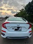 Honda Civic Touring Sedan 2018 - White - 3