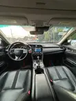Honda Civic Touring Sedan 2018 - White - 4