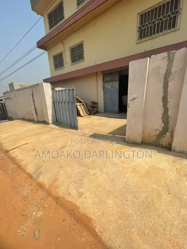 400 sqm Warehouse for Rent, Achimota Mile 7 - 1
