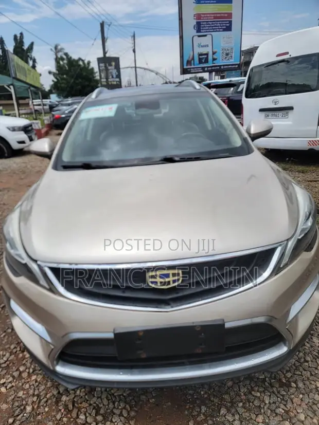 Geely Emgrand EV450 2018 Gold - 1