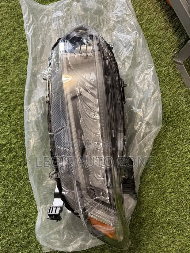 Honda Accord Headlight (2018-2022) - 1