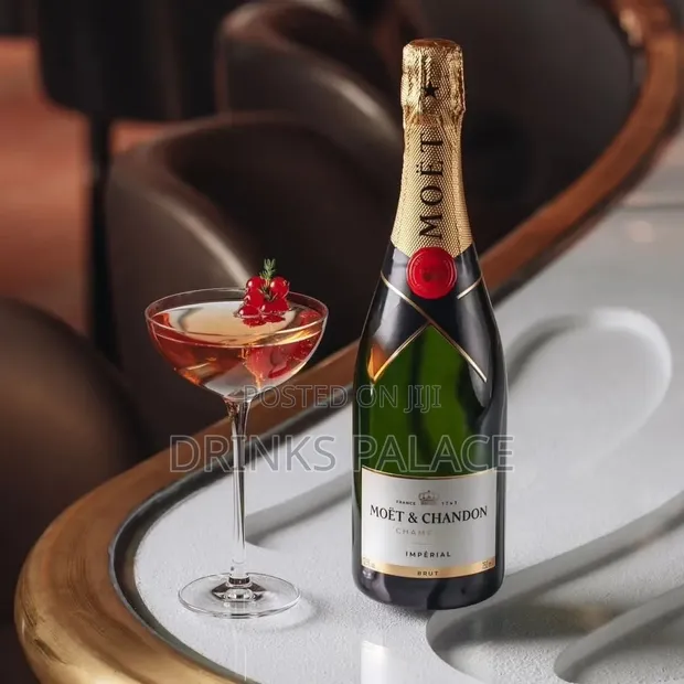 Moet & Chandon Brut Imperial Champagne 750ml - 1