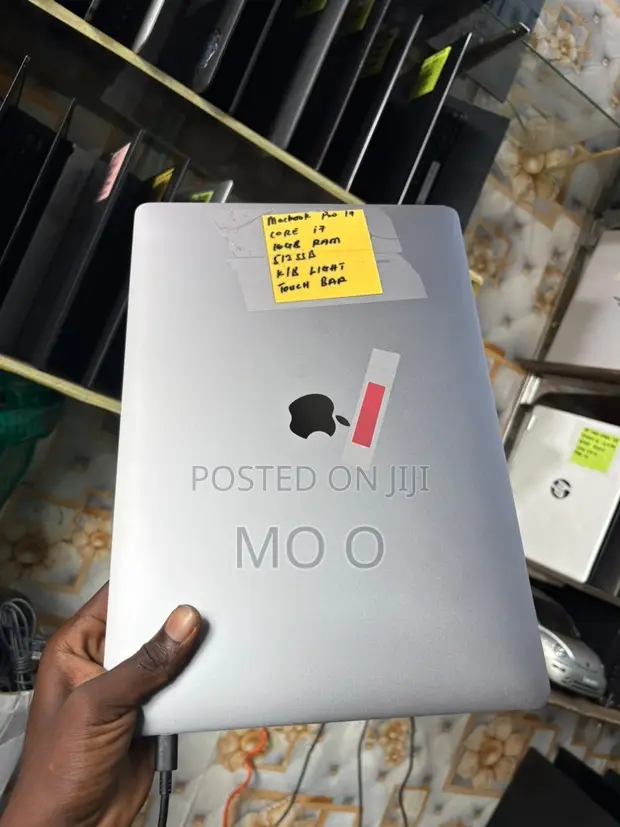 Apple MacBook Pro 2017 16GB RAM, 512GB SSD - 1