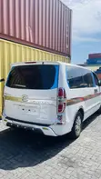Hyundai Starex 2015 Silver - 2