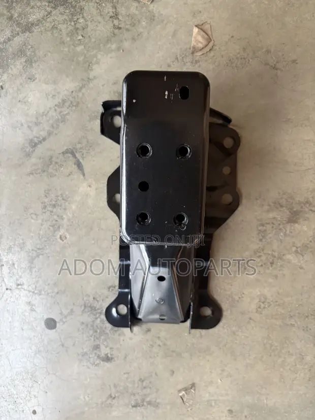 Honda CR-V Reinforcement Bar Seat (2017-2022) - 1