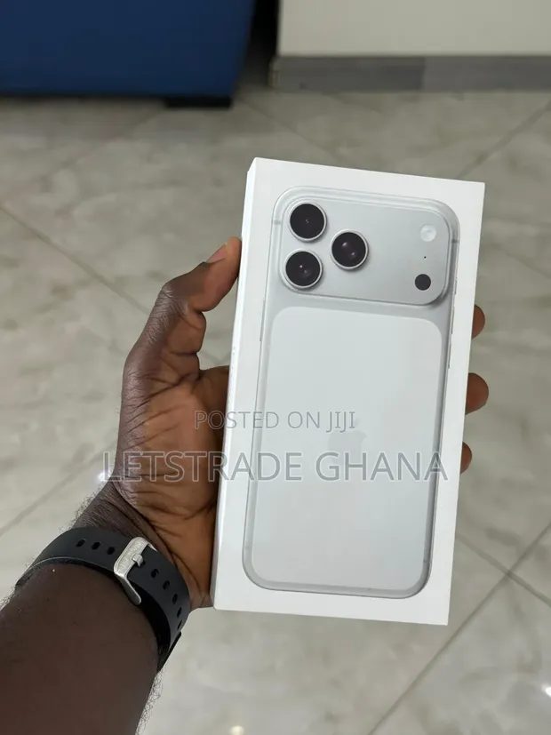 New Apple iPhone 17 Pro 256GB Silver - 1