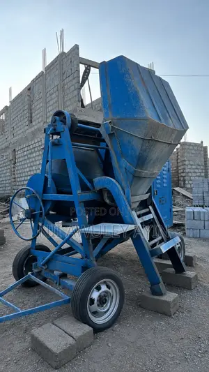 Self Loading Diesel Concrete Mixer