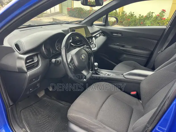 Toyota C-HR 2019 Blue - 1