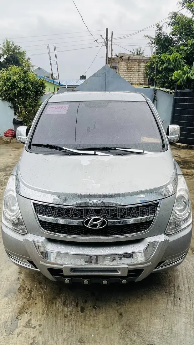 Hyundai Starex 2014 Silver - 1