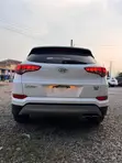 Hyundai Tucson Limited AWD 2019 White - 4