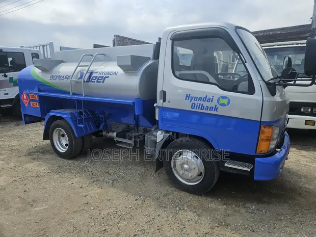 Hyundai Mighty Tanker Truck - 1