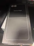 New Samsung Galaxy Z Flip8 256GB Blue - 2