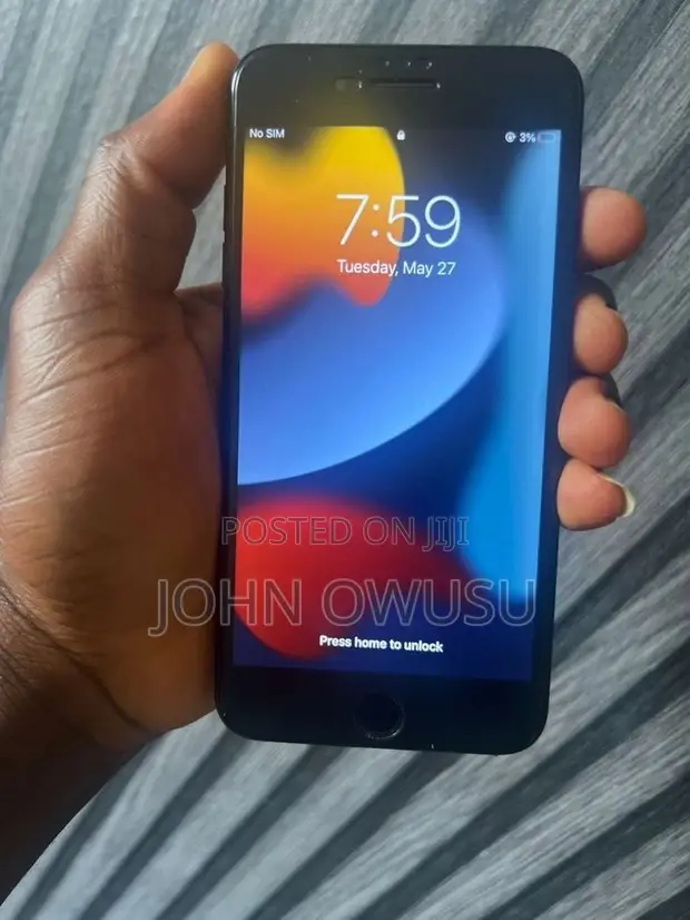 Apple iPhone 7 32GB Black - 1