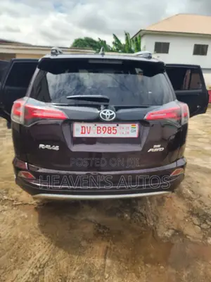 2018 Toyota RAV4 SE 4dr SUV (2.5L 4cyl 6A) Maroon