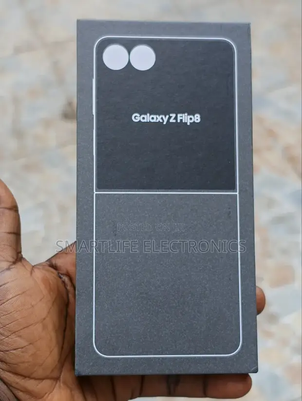 New Samsung Galaxy Z Flip8 256GB Black - 1