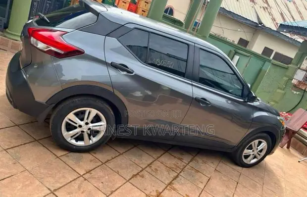 Nissan Kicks 2018 Gray - 1