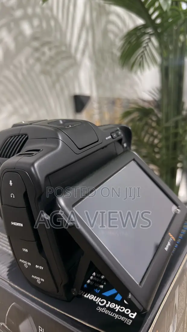 Blackmagic Pocket Cinema Camera 6K Pro - 1
