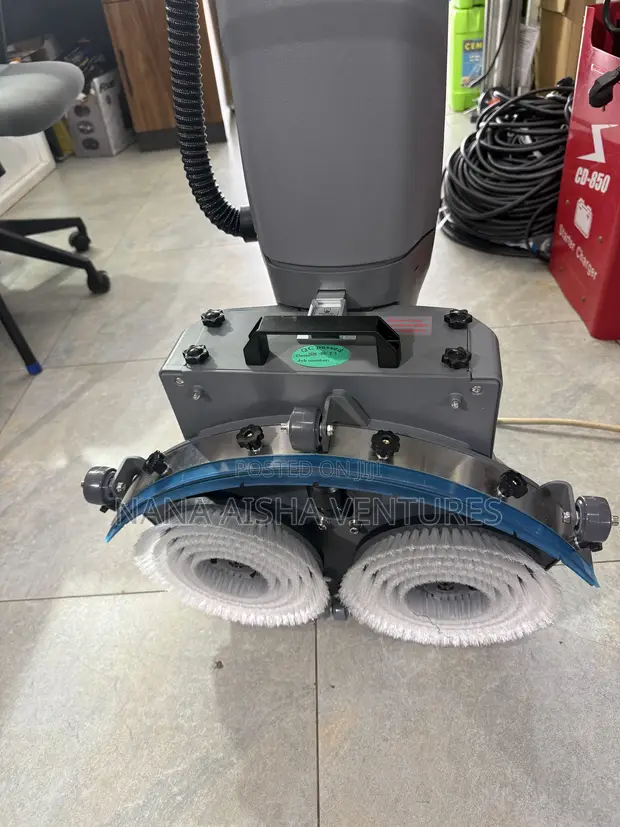 Cordless Floor Scrubbing Machine - 1