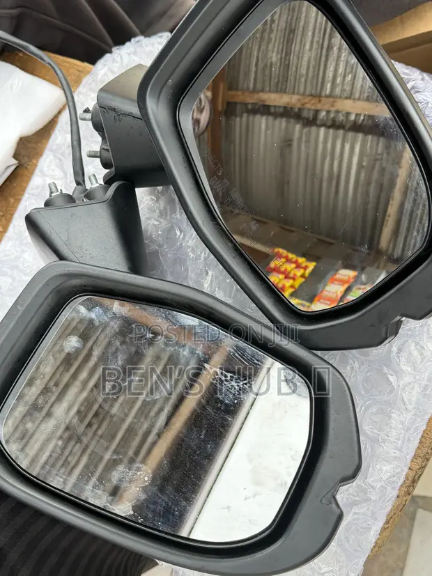 Original 2023-2026 Honda CR-V Side Mirror (No Blind Spot Sensors) - 1