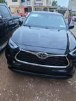 Toyota Highlander LE AWD 2023 Black - 5