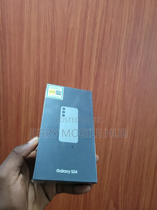 New Samsung Galaxy S24 256GB - 1
