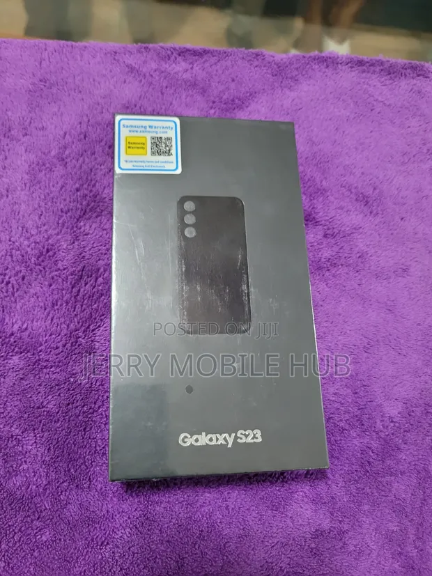 New Samsung Galaxy S23 128GB Silver - 1