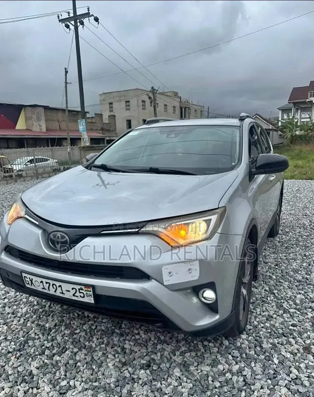Toyota RAV4 LE 2018 - 1