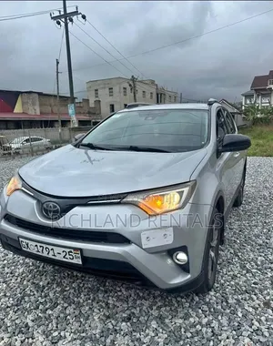 Toyota RAV4 LE 2018