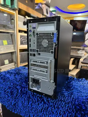 Dell OptiPlex 7060 Tower - Intel Core i7, 20GB RAM, 1TB SSD + HDD