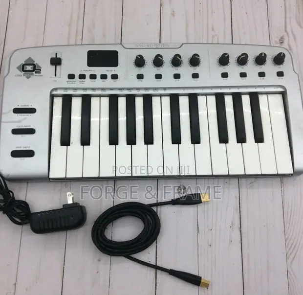 M-Audio O2 25-Key USB MIDI Controller - 1