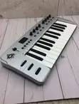 M-Audio O2 25-Key USB MIDI Controller - 3