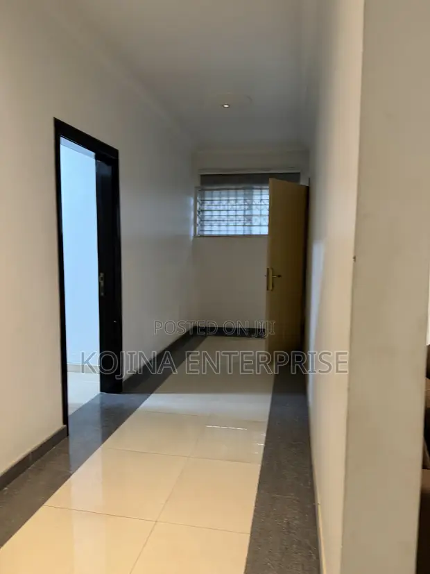 Furnished 6-Bedroom Mansion in Danyame, Kumasi - 1