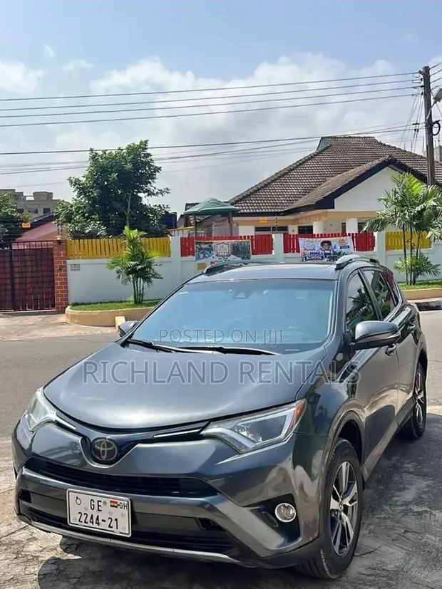 Toyota RAV4 XLE AWD - 1
