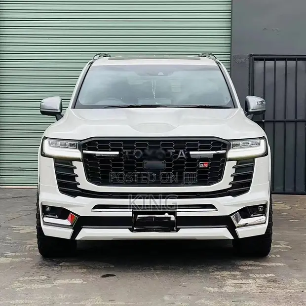 Toyota Land Cruiser GR Facelift Body Kit (2010-2020 Models) - 1
