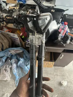 2017-21 Honda CR-V Electronic Boot Shocks