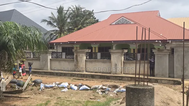 Furnished 6-Bedroom House for Sale in Pokukrom, Kumasi - 1