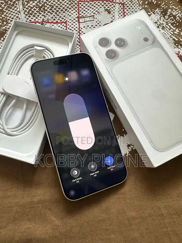 New Apple iPhone 17 Pro Max 256GB Silver - 1