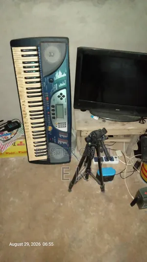 Yamaha PSR-E270 Electronic Keyboard