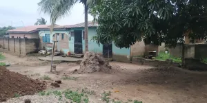 4 Self-Contain Rooms & 2 Uncompleted Rooms for Sale