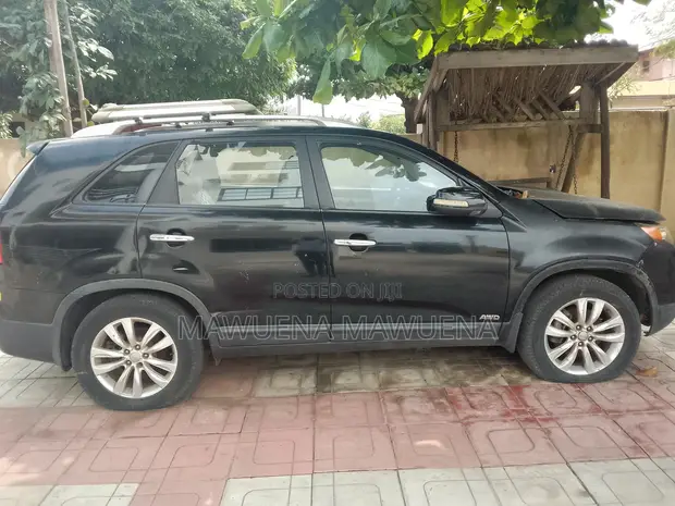 Kia Sorento 2012 Black - 1