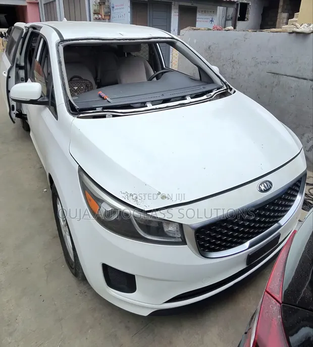 2018 Kia Sedona Windscreen - 1