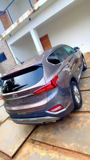 2019 Hyundai Santa Fe Gold